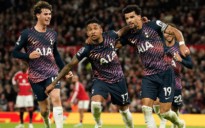 Manchester United hòa Tottenham 1-1 tại Old Trafford