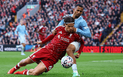 Manchester City thắng Liverpool 3-0, giữ thành tích toàn thắng