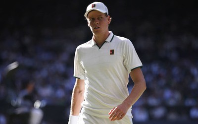 Jannik Sinner nghỉ hết mùa 2026 vì chấn thương đầu gối