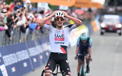 Ý chí giúp Arrieta thắng chặng Giro d’Italia đầy kịch tính