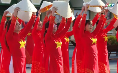 Đồng diễn dân vũ áo dài lan tỏa niềm tự hào thành phố mang tên Bác