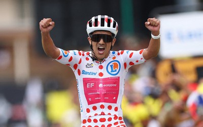 Richard Carapaz là Vua leo núi của Tour de France 2026