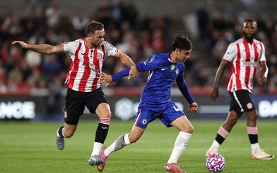 Chelsea dùng tiền mua kinh nghiệm, sau Welbeck là cựu đội trưởng Liverpool