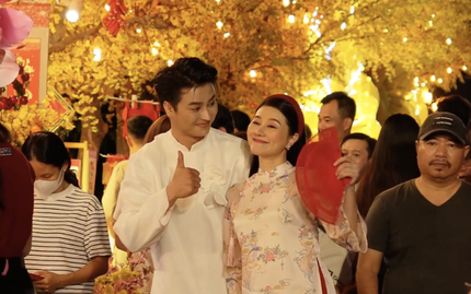 Tài tử cải lương: Rong chơi đêm Giao thừa