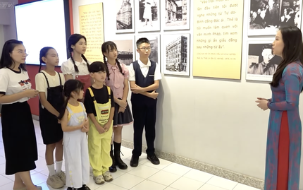 A, Bạn Đây Rồi!: Hành trình theo dấu chân Bác tại TP. Hồ Chí Minh qua góc nhìn tuổi thơ