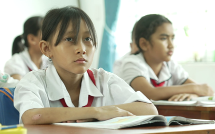 Mái ấm gia đình Việt: Cha mẹ ly hôn, Bích Phương lặng lẽ trưởng thành, chưa từng oán trách