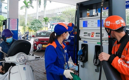 Tiếp tục chi Quỹ bình ổn, giữ nguyên giá xăng dầu