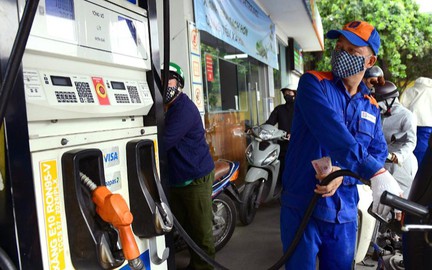Từ 15 giờ ngày 20/8, giá xăng dầu đồng loạt tăng