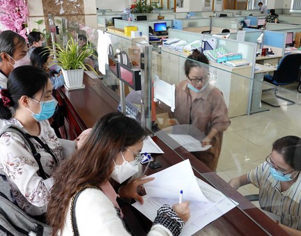 Người làm công ăn lương được giảm thuế bao nhiêu?