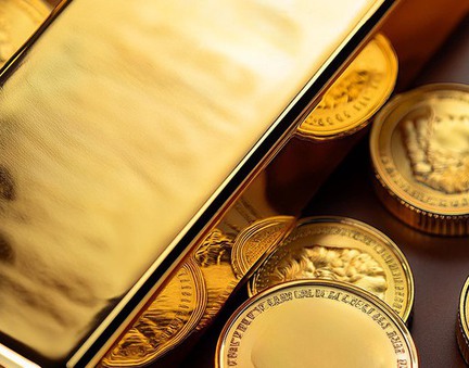 Thị trường ngày 15/12/2025: Vàng neo ở mức cao kỷ lục, xăng dầu có xu hướng giảm giá