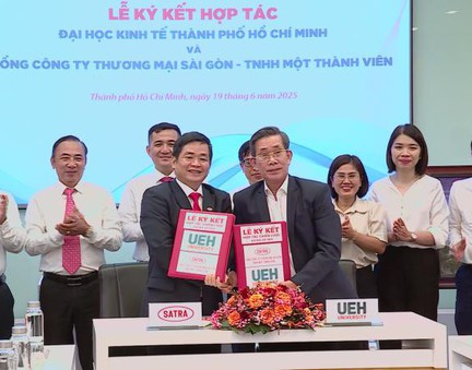 SATRA và UEH hợp tác đào tạo nguồn nhân lực chất lượng cao