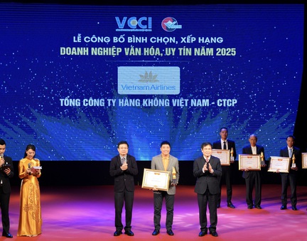 Vietnam Airlines vào Top 20 Doanh nghiệp Văn hóa, Uy tín 2025