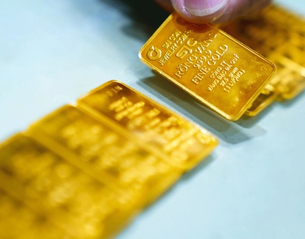 Giá vàng chiều 2/2: Lao dốc 6 triệu đồng/lượng