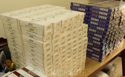 Bắt quả tang 2 chị em tàng trữ hơn 5.000 bao thuốc lá lậu