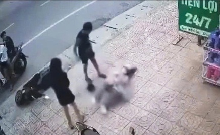 Bắt nam thanh niên hành hung hai nữ sinh