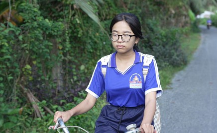 Mái ấm gia đình Việt: Bữa sáng nửa gói mì của cô bé mồ côi