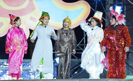 Táo Quân phiên bản 2 Ngày 1 Đêm Tết: Cris Phan hóa Táo Bà tự tin "ke đầu"