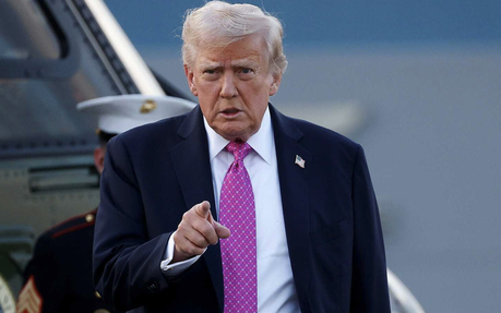 Tổng thống Trump tạm hoãn tấn công cơ sở năng lượng Iran, giá dầu giảm ngay 14%