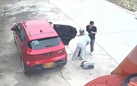 Xôn xao vụ con gái đưa bố tới chùa ở Hải Phòng rồi rời đi, chính quyền lên tiếng