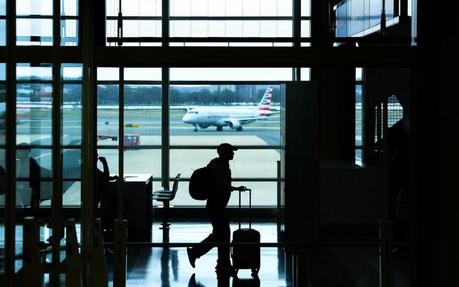 Mỹ siết visa, yêu cầu một số trường hợp phải đặt cọc 20.000 USD
