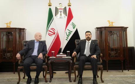 Iran cho phép một số tàu dầu Iraq đi qua eo biển Hormuz