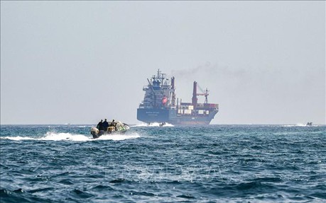 Mỹ - Iran nối lại giao tranh, căng thẳng tại eo biển Hormuz leo thang
