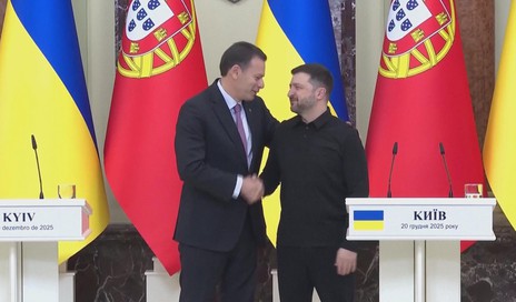 Hòa đàm được thúc đẩy, tiền tuyến Ucraina chưa lắng súng