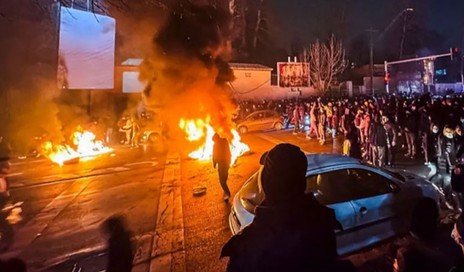 Iran tuyên bố sẵn sàng đáp trả nếu bị Mỹ tấn công