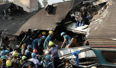 Cần cầu rơi tại Thái Lan, hàng chục người thiệt mạng