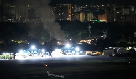 Venezuela ban bố tình trạng khẩn cấp sau loạt vụ nổ