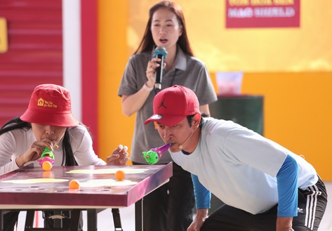 Mái ấm gia đình Việt: Gần 900 triệu đồng trao đi trong ngày đầu ghi hình tại Tây Ninh