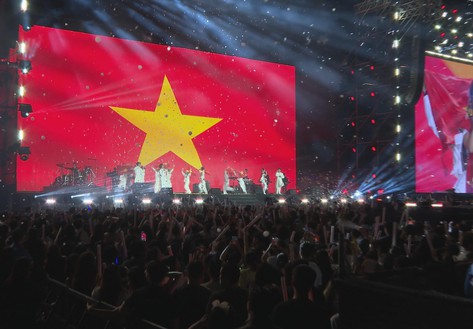 Hozo City Tết Fest 2025 thắp sáng không gian lễ hội bên sông Sài Gòn