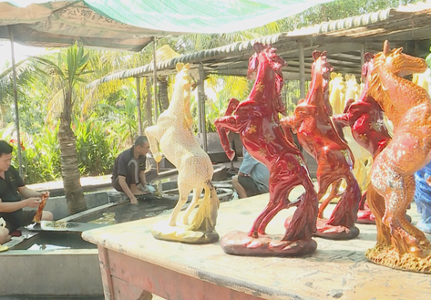 Ngựa sơn mài Tương Bình Hiệp đón năm mới