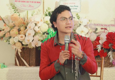 10 năm cầm bút của Đặng Thiên Phong: Từ những bản thảo bị từ chối đến hành trình bơi cùng "Cá Mập Voi"