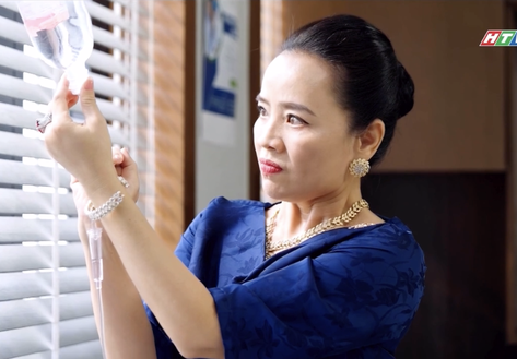 Trò đùa huyết thống: Bà Hồng và tham vọng chiếm đoạt tất cả