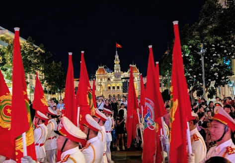 Đêm nhạc kèn đặc biệt thu hút đông đảo người dân và du khách tại trung tâm TP. Hồ Chí Minh