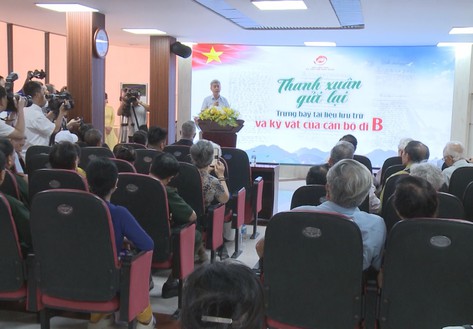 Khai mạc trưng bày “Thanh xuân gửi lại” tri ân cán bộ đi B