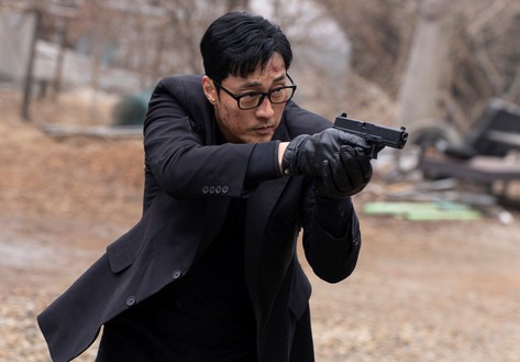 "Bản năng người cha bùng nổ" - Lý do sau những cú đấm của So Ji-sub trong "Đặc vụ Kim tái khởi động"