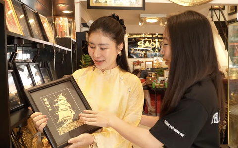 HTV Thành phố không ngủ: Vì sao nhiều người chọn tranh mạ vàng đầu năm?