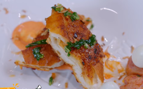 Chinh phục thực khách - Mùa 4 - Tập 3: Quay về thanh xuân với bánh tráng trộn và bánh mì nướng muối ớt