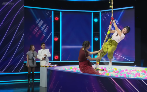 Song tài thách đấu - Tập 4: MC bó tay với cặp "bèo yếu" Thanh Ngân - Phương Uyên