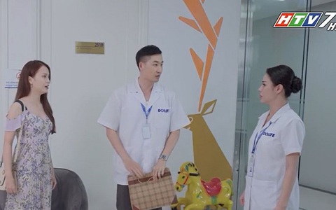 Vẫn ghen khi chồng cũ gặp lại mối tình đầu