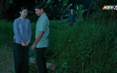 Đêm khuya hẹn hò bị má bắt gặp