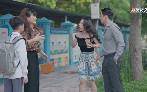 Bữa cơm với bố bất thành vì dì ghẻ tung chiêu