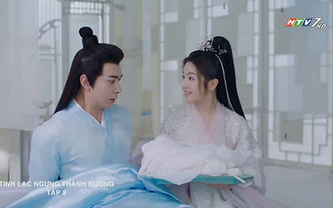 Dạ Đàm một bước không rời Hữu Cầm