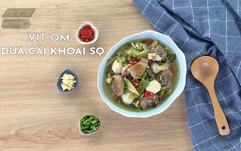 Vịt om dưa cải khoai sọ