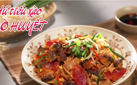 Ngon liêu xiêu với hủ tiếu xào sò huyết