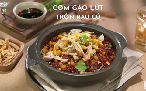 Bổ dưỡng với cơm gạo lức trộn rau củ