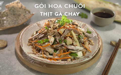 Thanh nhã với gỏi hoa chuối thịt gà chay