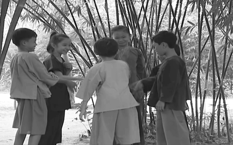 Giới thiệu phim tài liệu "Sinh ra trong khói lửa"